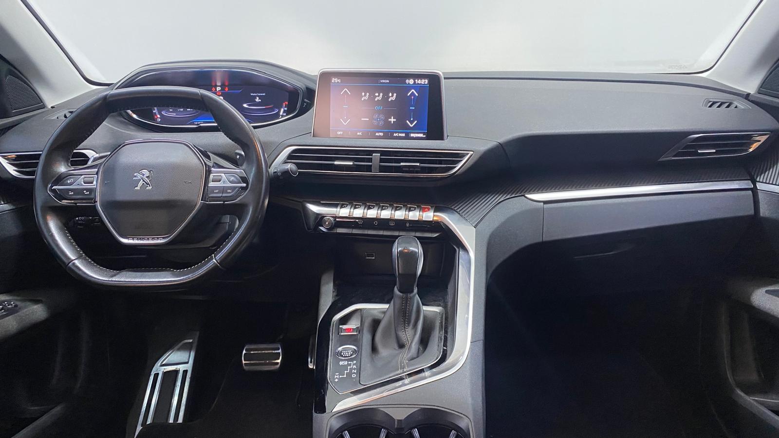 PEUGEOT 3008 9